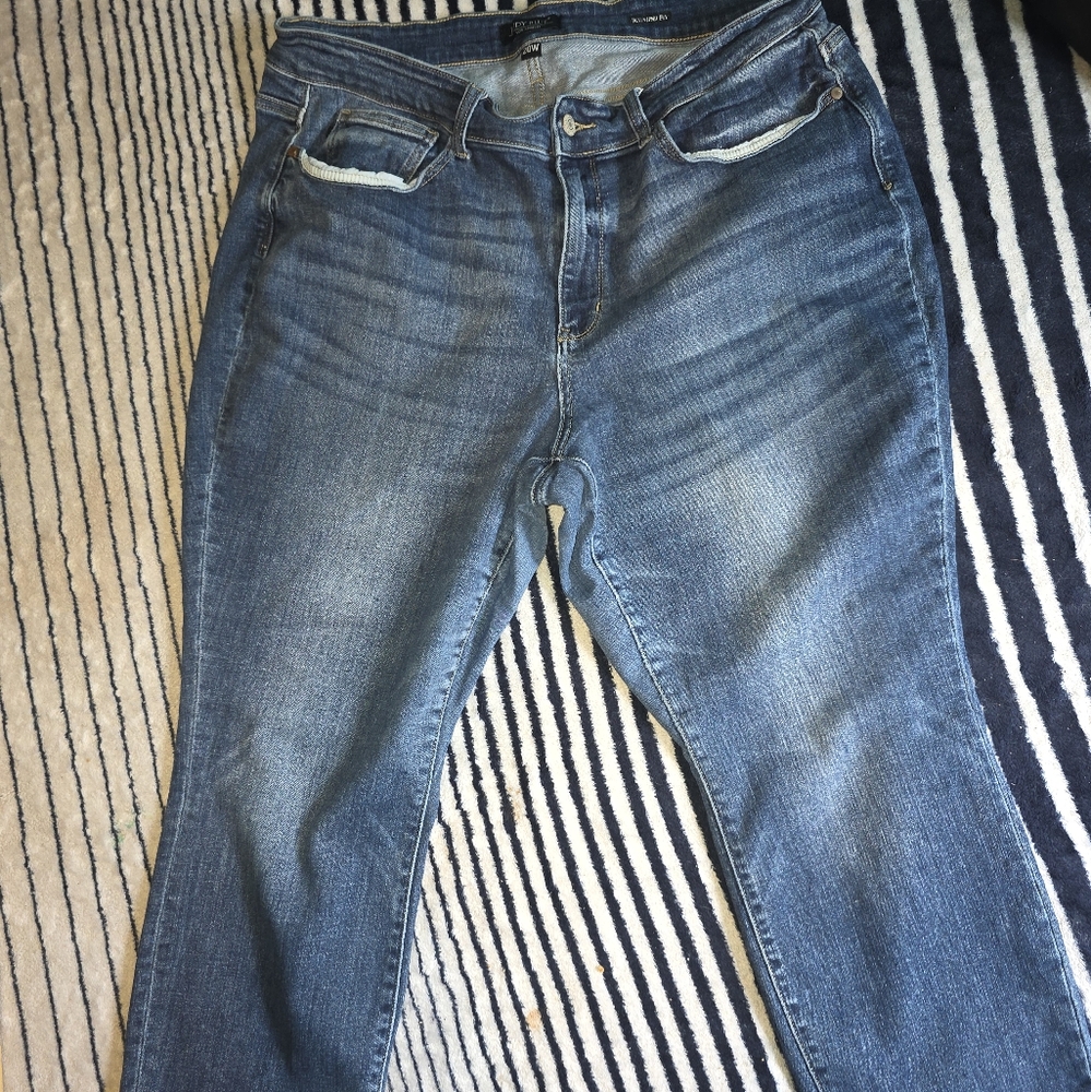 Judy Blue Cropped Jeans - Classic Denim
